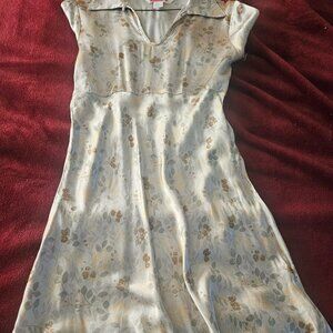 express vintage dress material is soft and flowing size 11/12
